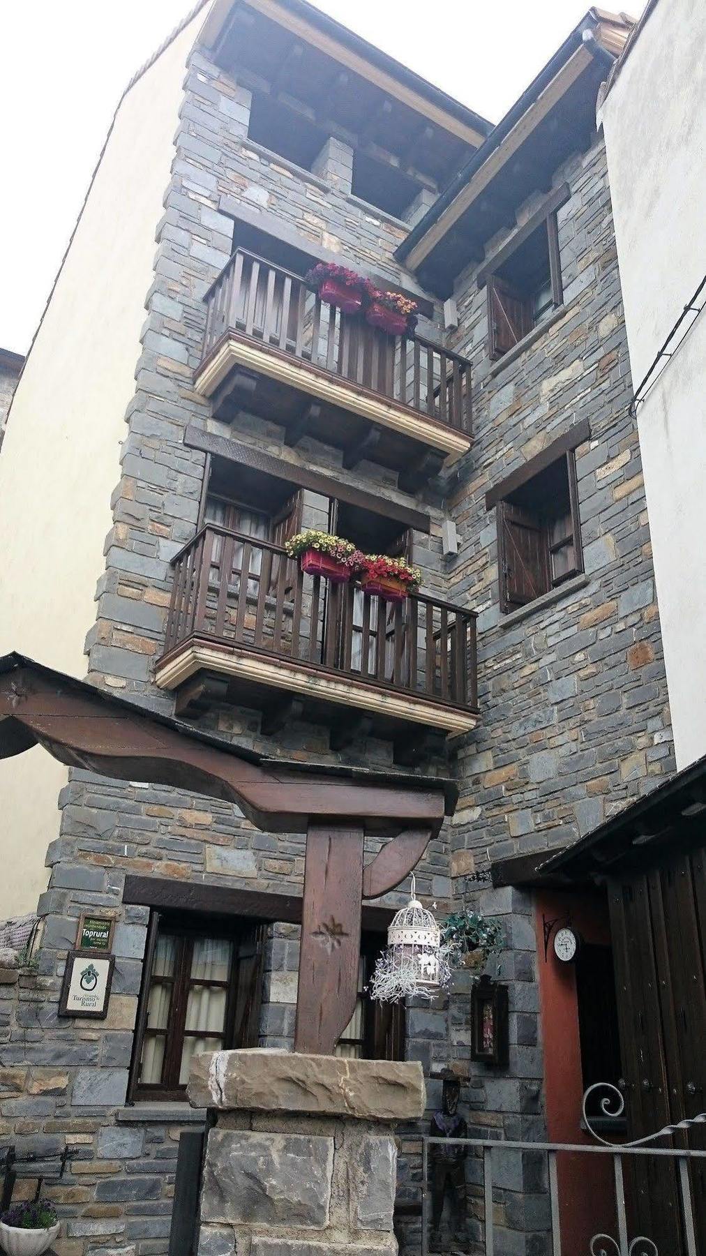 El Rincon De Andrea Apartamentos Biescas  Buitenkant foto