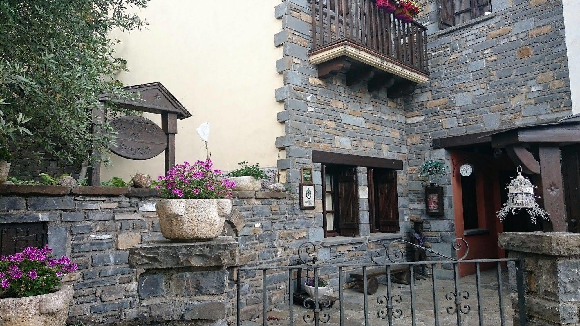 El Rincon De Andrea Apartamentos Biescas  Buitenkant foto